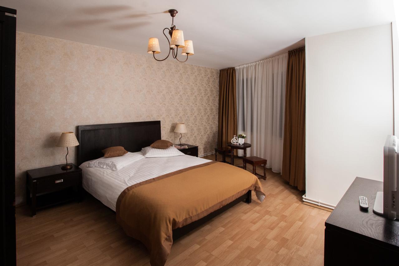 Complex Mona Caraiman Hotel Busteni Exterior photo